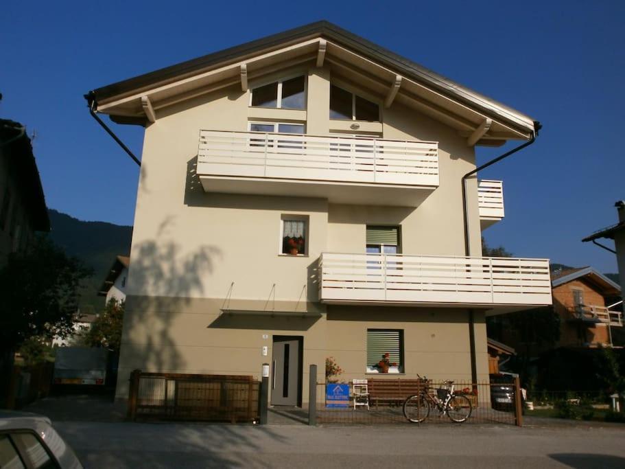 Appartamento Luminoso, Giardino, Vista Dolomiti. บาเซลกา ดิ ปีเน ภายนอก รูปภาพ