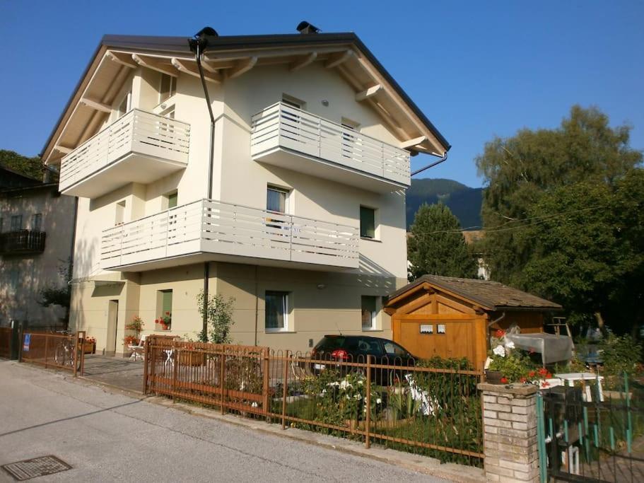 Appartamento Luminoso, Giardino, Vista Dolomiti. บาเซลกา ดิ ปีเน ภายนอก รูปภาพ